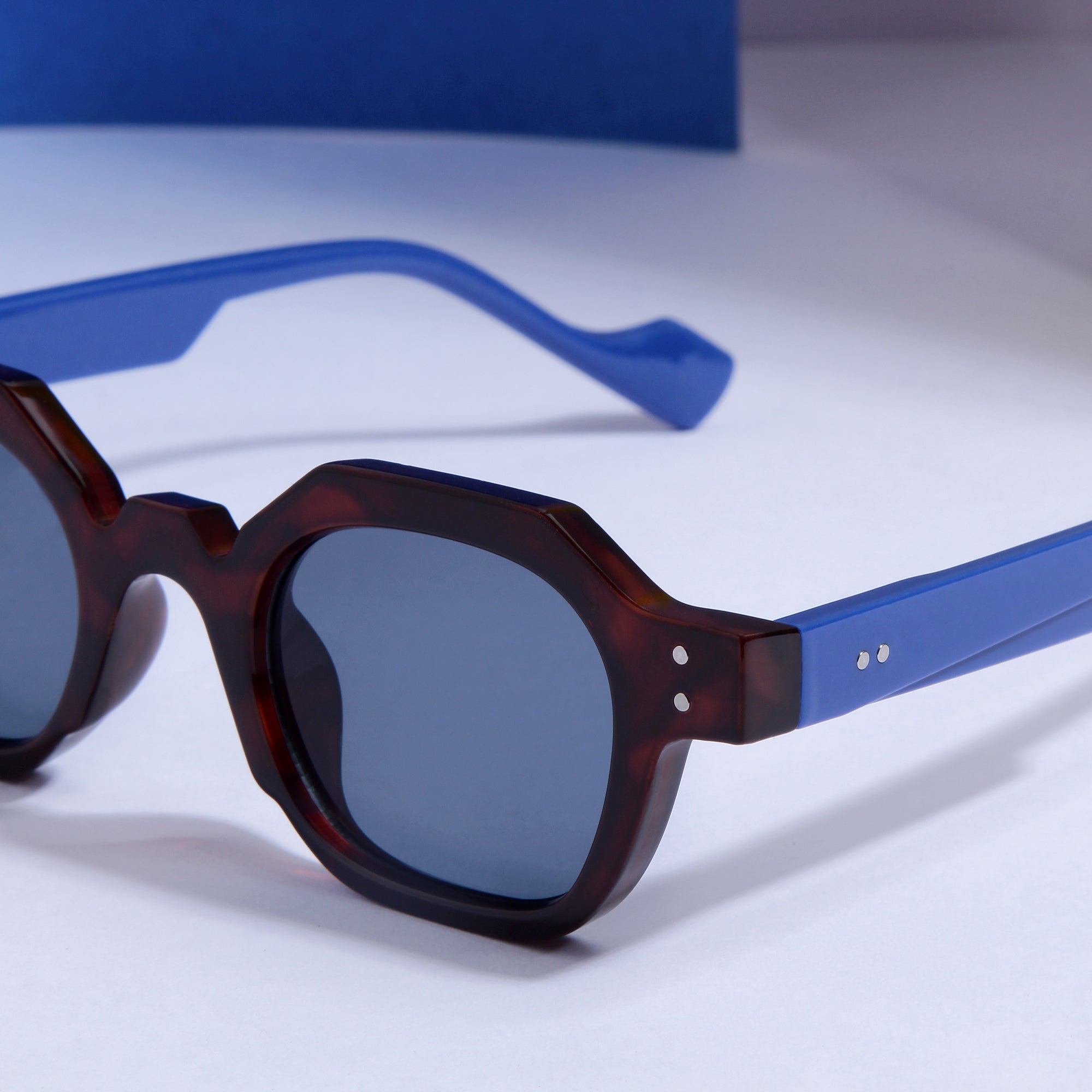 Blue Brown Black SZ 2002 Round Sunglasses
