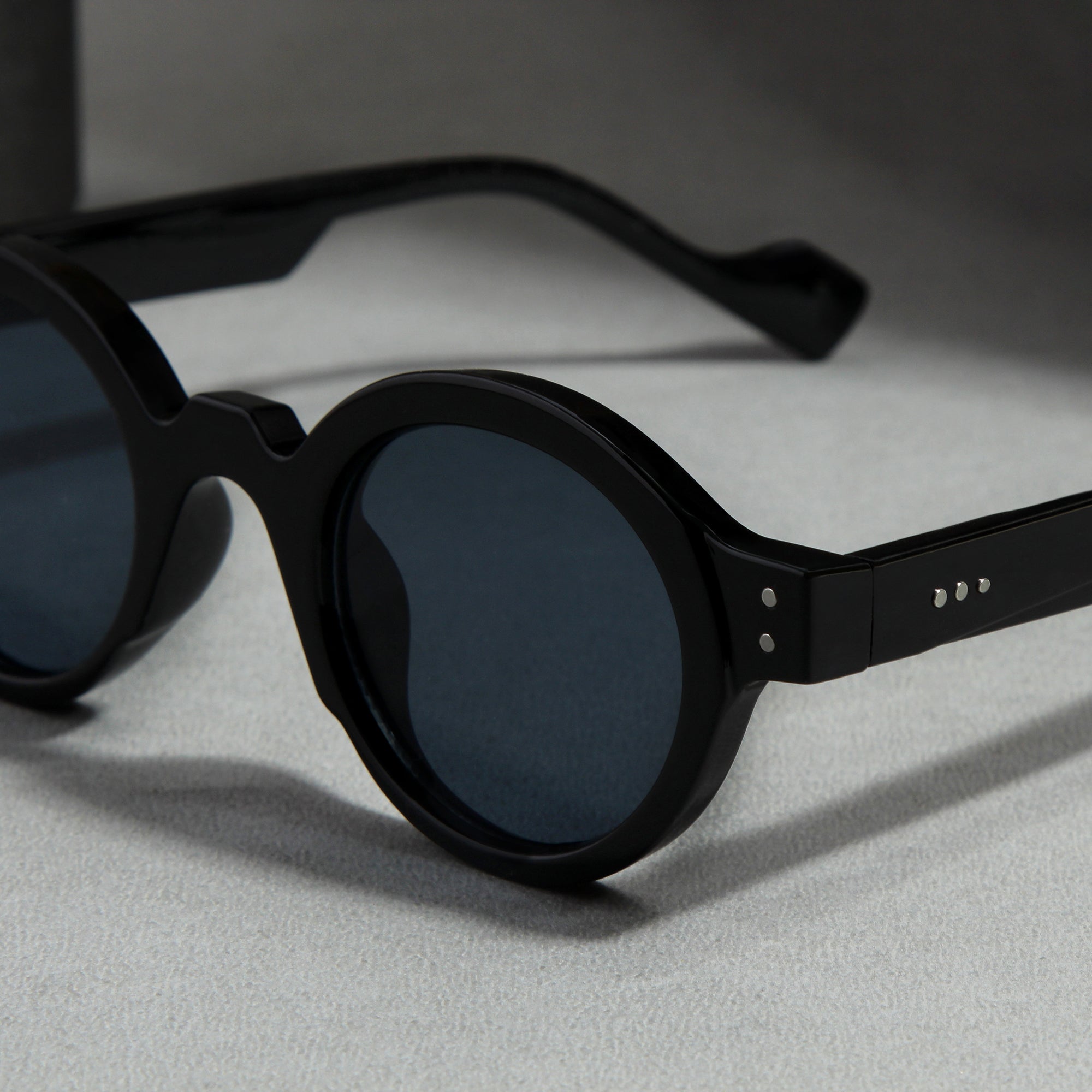 Full Black SZ 2003 Round Sunglasses