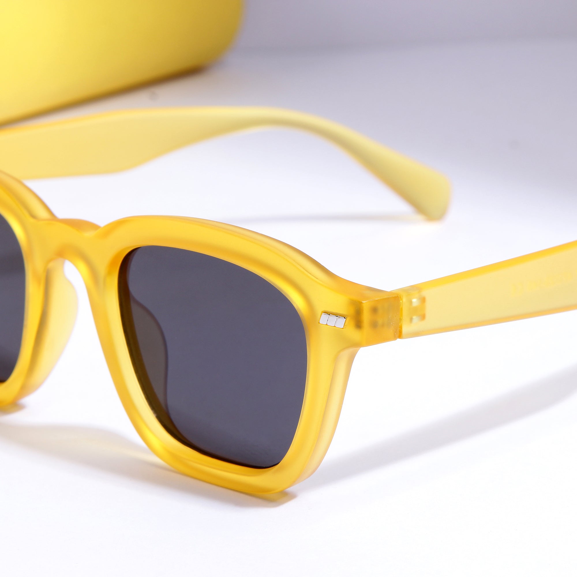 Spark Yellow Black Rectangle Sunglasses