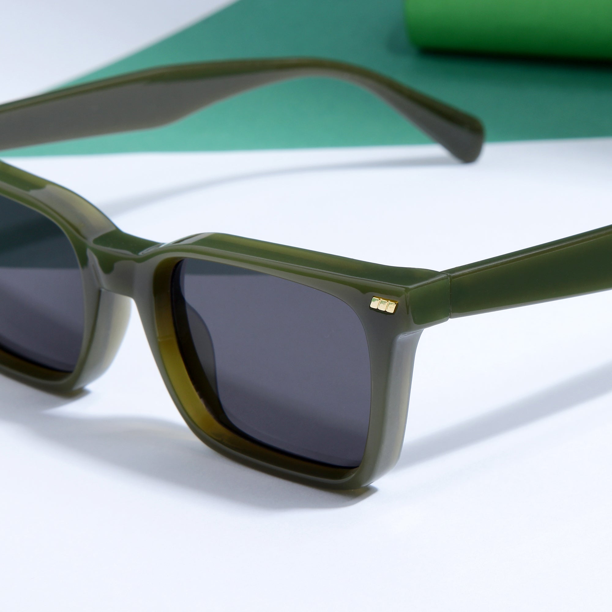 Castels Green Black Rectangle Sunglasses