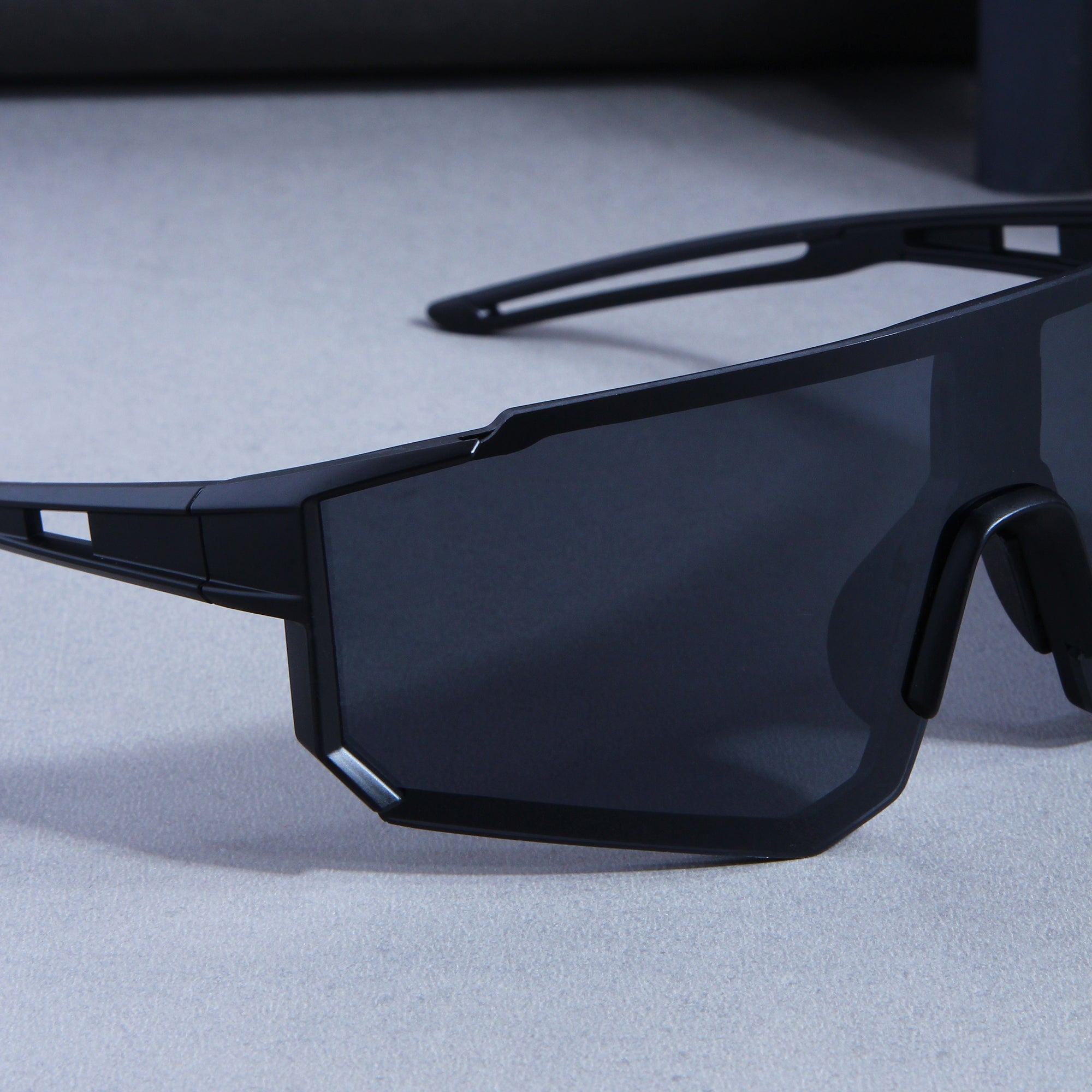 Rider V2 Sports Sunglasses // 007